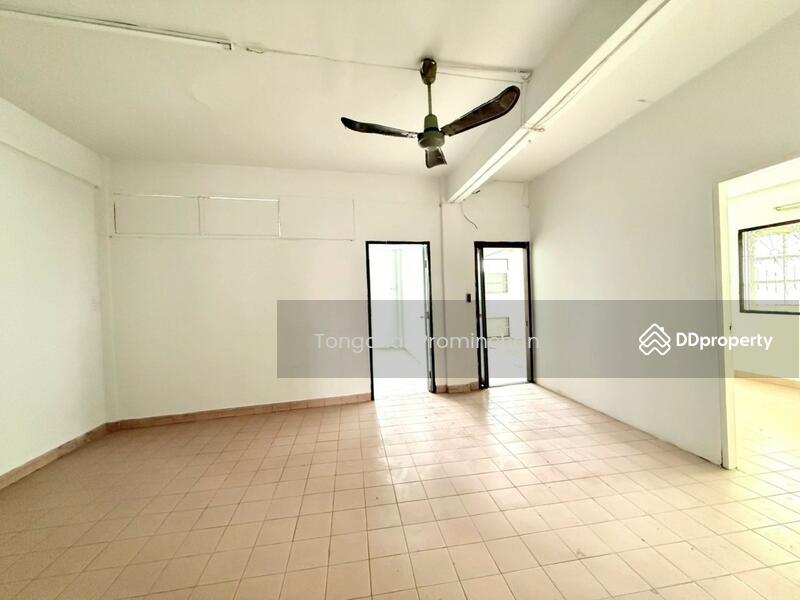 For Rent - Commercial building for rent, Nakniwat, Lat Phrao, Bangkok