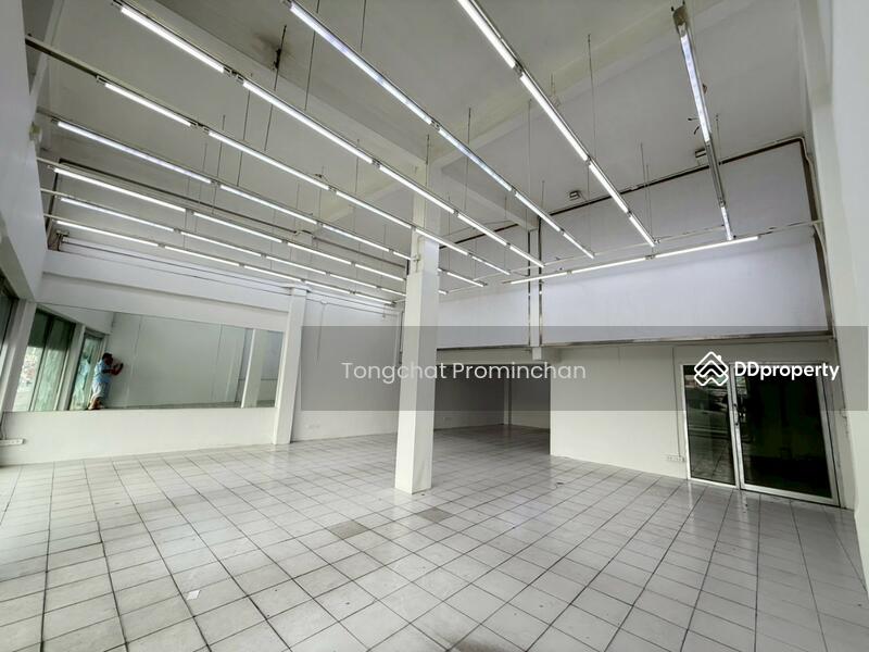 For Rent - Commercial building for rent, Nakniwat, Lat Phrao, Bangkok