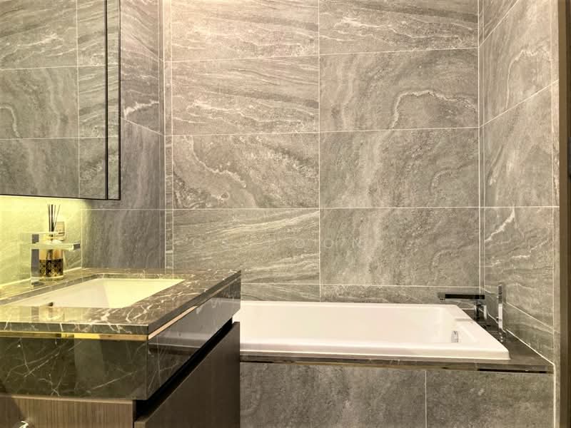 The Esse Sukhumvit 36, Bangkok, Soi Sukhumvit 36, Sukhumvit Road, Phra Kanong, Khlong Toei, Bangkok, 1 Bedroom, 45 sqm, Condo For Rent, by CS Poon, 11885774 - DDproperty.com