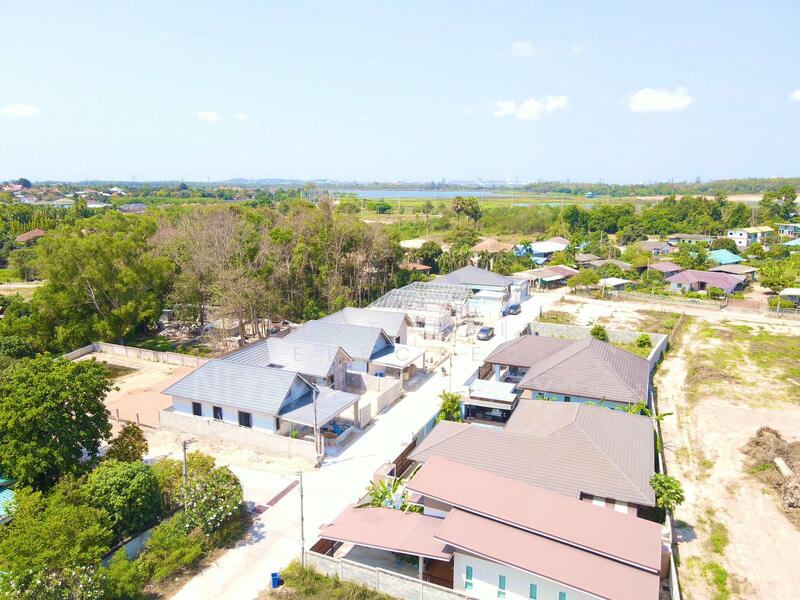 New Pool Villa in Pong Market, Chon Buri (Pattaya), Nong Pru, Bang Lamung (Pattaya), Chon Buri (Pattaya), 3 Bedrooms, 150 sqm, Villa For Sale, by A LIST ELITE SELECTED, 11888195 - DDproperty.com