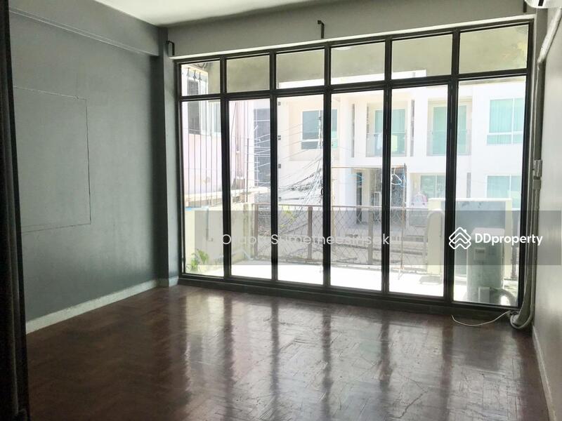 For Rent - 5-Br Townhouse near BTS Chong Nonsi, Bangkok