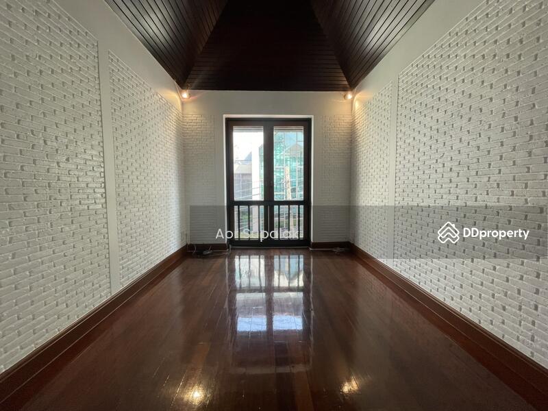 ให้เช่า - 4 Bedrooms Villa for Rent in Sukhumvit 26, กรุงเทพ