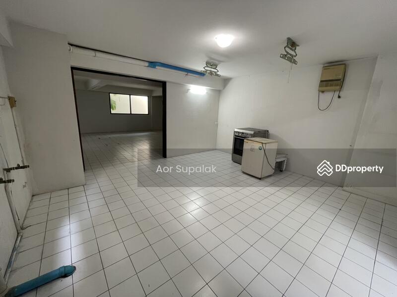 ให้เช่า - 4 Bedrooms Villa for Rent in Sukhumvit 26, กรุงเทพ