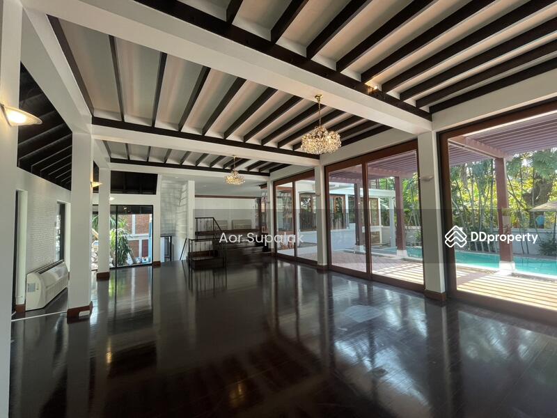 ให้เช่า - 4 Bedrooms Villa for Rent in Sukhumvit 26, กรุงเทพ