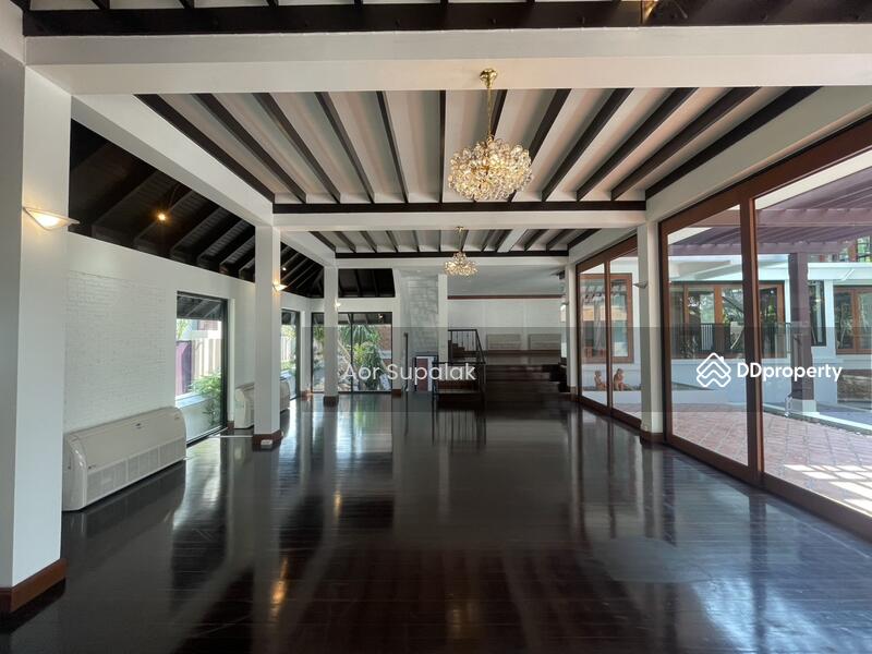 ให้เช่า - 4 Bedrooms Villa for Rent in Sukhumvit 26, กรุงเทพ