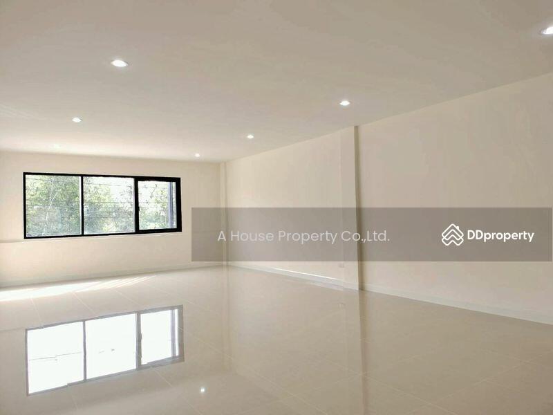 For Rent - Commercial building for rent, 3 floors, near Pinthong Industrial Estate, Chon Buri