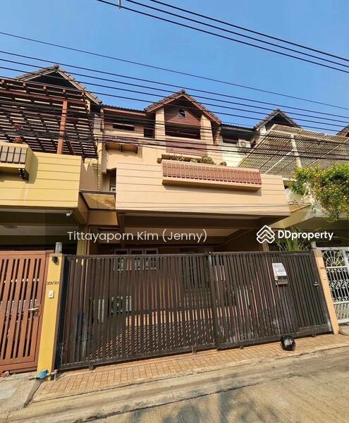 For Rent - ทาวน์โฮม 3 ชั้น รีโนเวทใหม่ ให้เช่า 5 ห้องนอน 5 ห้องน้ำ 2 ที่จอดรถ ใกล้โรงเรียนนานาชาติรีเจ้นท์, Bangkok
