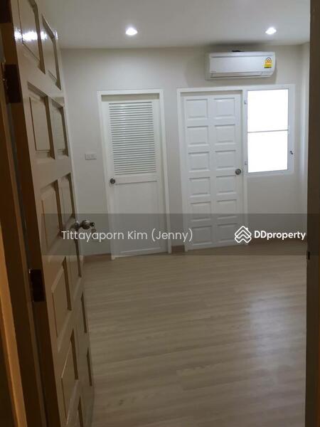 For Rent - ทาวน์โฮม 3 ชั้น รีโนเวทใหม่ ให้เช่า 5 ห้องนอน 5 ห้องน้ำ 2 ที่จอดรถ ใกล้โรงเรียนนานาชาติรีเจ้นท์, Bangkok