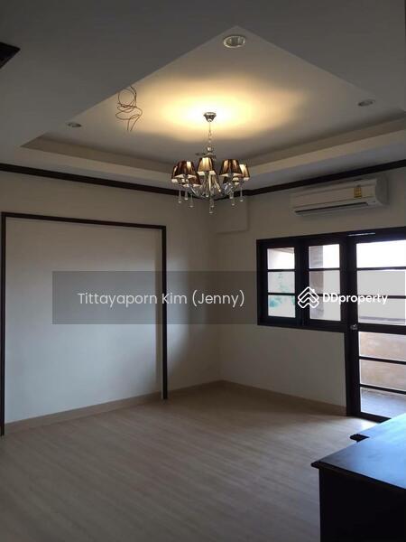 For Rent - ทาวน์โฮม 3 ชั้น รีโนเวทใหม่ ให้เช่า 5 ห้องนอน 5 ห้องน้ำ 2 ที่จอดรถ ใกล้โรงเรียนนานาชาติรีเจ้นท์, Bangkok
