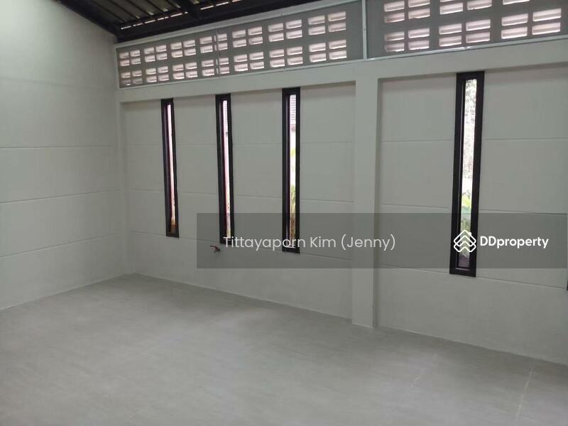 For Rent - ทาวน์โฮม 3 ชั้น รีโนเวทใหม่ ให้เช่า 5 ห้องนอน 5 ห้องน้ำ 2 ที่จอดรถ ใกล้โรงเรียนนานาชาติรีเจ้นท์, Bangkok