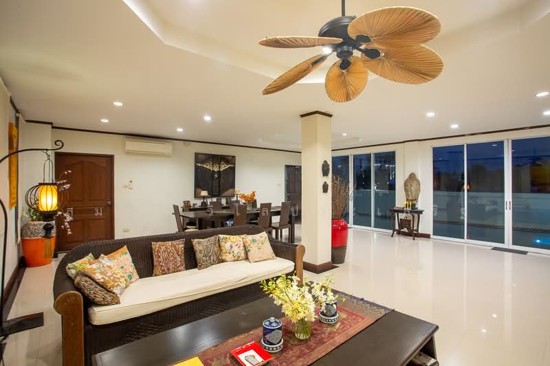 3 Storey House For Sale Near The Beach Hua Hin Soi 9/1 For Sale, Prachuap Khiri Khan, Hua Hin, Hua Hin, Prachuap Khiri Khan, 3 Bedrooms, 352 sqm, Villa For Sale, by สุมาลี วิไลประเสริฐ, 11890107 - DDproperty.com