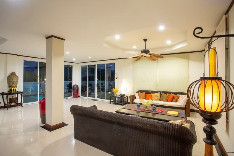 3 Storey House For Sale Near The Beach Hua Hin Soi 9/1 For Sale, Prachuap Khiri Khan, Hua Hin, Hua Hin, Prachuap Khiri Khan, 3 Bedrooms, 352 sqm, Villa For Sale, by สุมาลี วิไลประเสริฐ, 11890107 - DDproperty.com