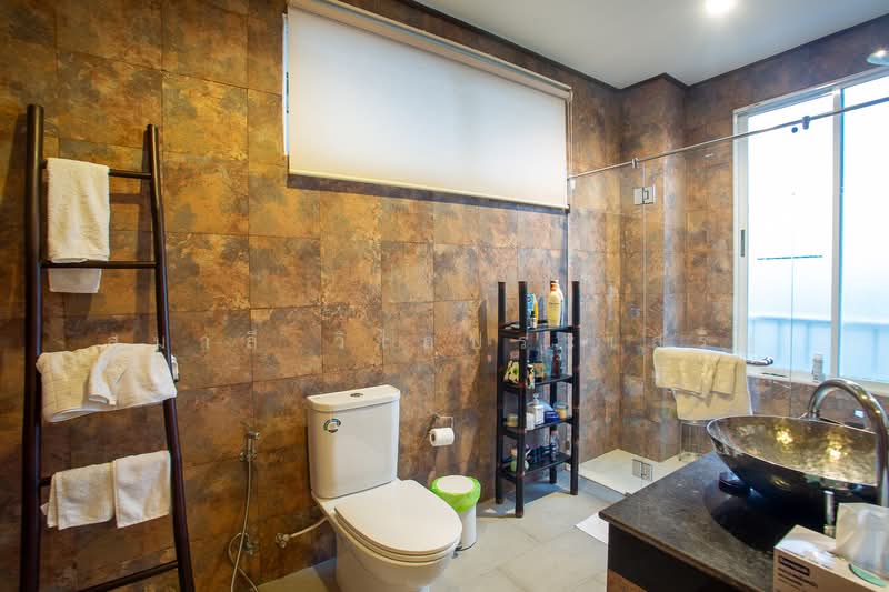 3 Storey House For Sale Near The Beach Hua Hin Soi 9/1 For Sale, Prachuap Khiri Khan, Hua Hin, Hua Hin, Prachuap Khiri Khan, 3 Bedrooms, 352 sqm, Villa For Sale, by สุมาลี วิไลประเสริฐ, 11890107 - DDproperty.com