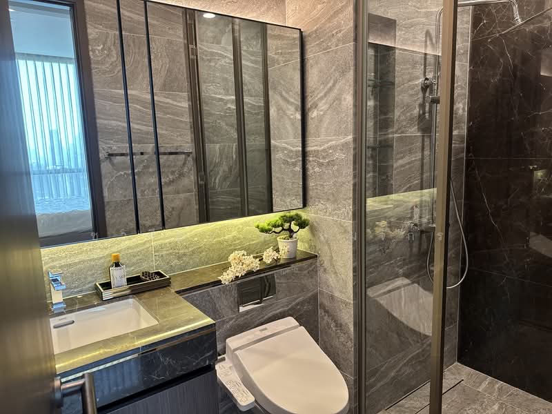 The Esse Sukhumvit 36, Bangkok, Soi Sukhumvit 36, Sukhumvit Road, Phra Kanong, Khlong Toei, Bangkok, 1 Bedroom, 43 sqm, Condo For Sale, by ชารียา พรหมจักร, 11890441 - DDproperty.com