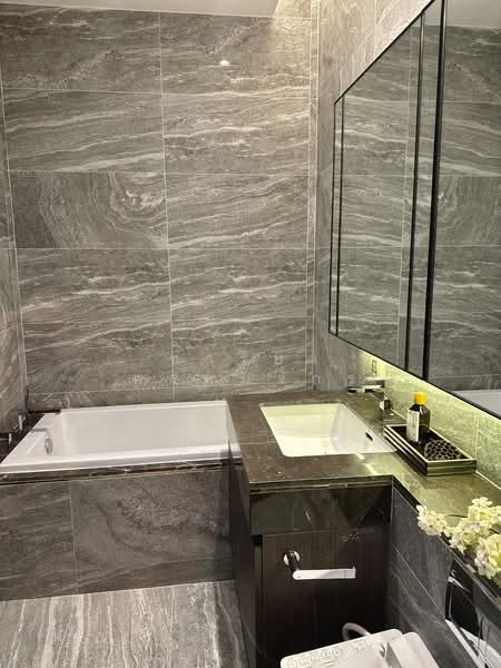 The Esse Sukhumvit 36, Bangkok, Soi Sukhumvit 36, Sukhumvit Road, Phra Kanong, Khlong Toei, Bangkok, 1 Bedroom, 43 sqm, Condo For Sale, by ชารียา พรหมจักร, 11890441 - DDproperty.com