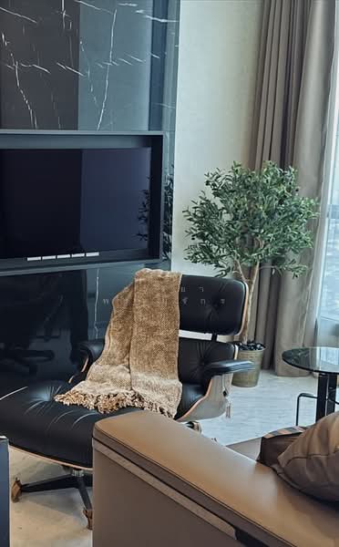 The Esse Sukhumvit 36, Bangkok, Soi Sukhumvit 36, Sukhumvit Road, Phra Kanong, Khlong Toei, Bangkok, 1 Bedroom, 43 sqm, Condo For Sale, by ชารียา พรหมจักร, 11890441 - DDproperty.com