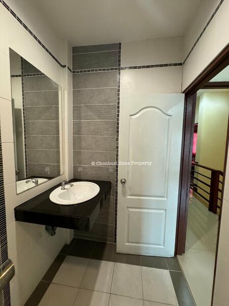 ให้เช่าทาวน์โฮม 2 ชั้น 4 ห้องนอน ม.เซนสิริทาวน์ แหลมฉบัง ศรีราชา, ชลบุรี, ทุ่งสุขลา, ศรีราชา, ชลบุรี, 80 ตร.ม., ทาวน์เฮ้าส์ ให้เช่า, โดย ดุสิต แสงฟ้า, 11890476 - DDproperty.com