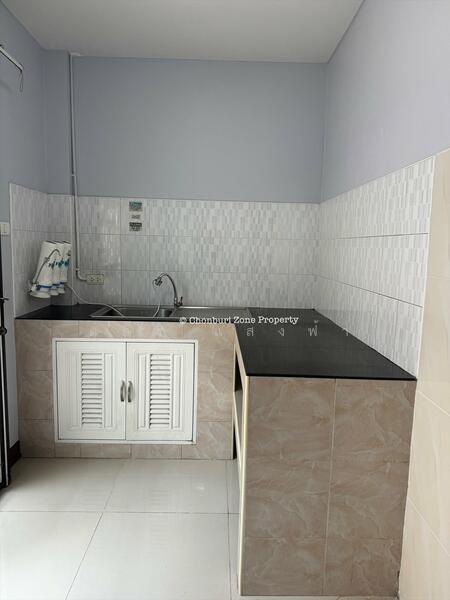 ให้เช่าทาวน์โฮม 2 ชั้น 4 ห้องนอน ม.เซนสิริทาวน์ แหลมฉบัง ศรีราชา, Chon Buri (Pattaya), Thung Suk La, Si Racha, Chon Buri (Pattaya), 4 Bedrooms, 80 sqm, Townhouse For Rent, by Dusit Saengfa, 11890476 - DDproperty.com