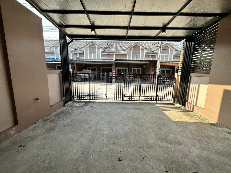 ให้เช่าทาวน์โฮม ม.เซนสิริสปอร์ต แหลมฉบัง ศรีราชา, Chon Buri (Pattaya), Thung Suk La, Si Racha, Chon Buri (Pattaya), 2 Bedrooms, 65 sqm, Townhouse For Rent, by Dusit Saengfa, 11890477 - DDproperty.com