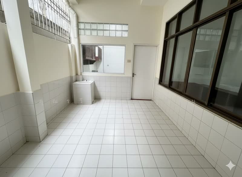 Taweewattana Villa, Bangkok, Chong Nonsi, Yan Nawa, Bangkok, 5 Bedrooms, 300 sqm, Townhouse For Sale, by คุณรวีวรรณ อู่เงิน, 11890531 - DDproperty.com