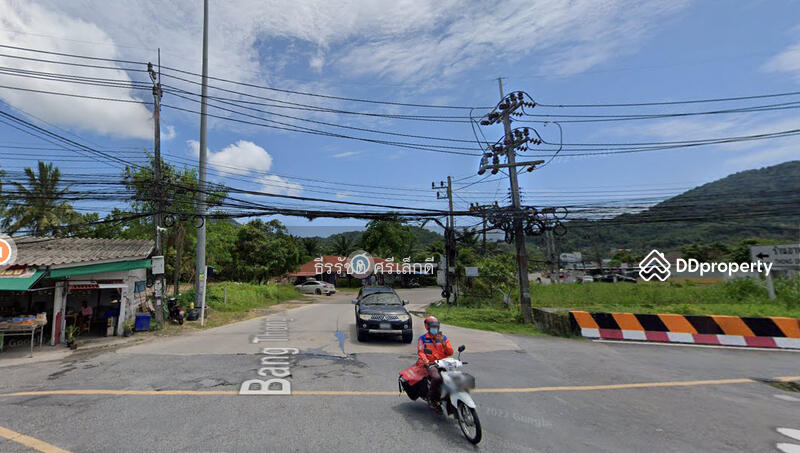 ทางเข้าจากถนนใหญ่