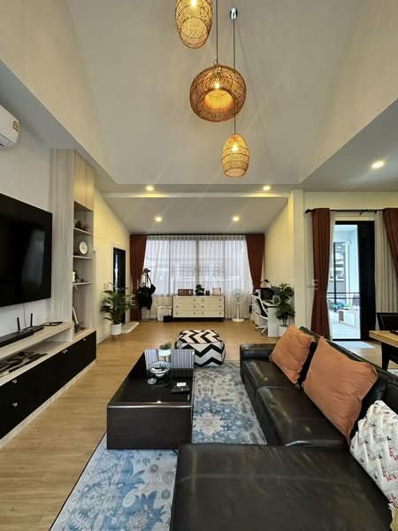 พูลวิลล่าสไตล์สแกนดิเนเวียน - ใกล้อ่างเก็บน้ำมาบประชัน, , 250 ตร.ม., วิลล่า ขาย, โดย A LIST ELITE SELECTED, 11891326 - DDproperty.com