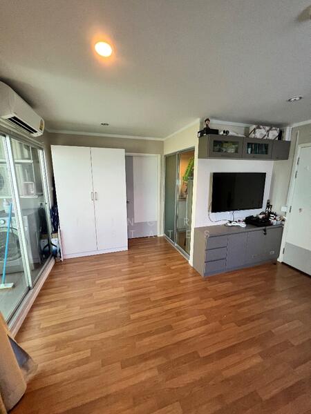 Lumpini Park Rama 9-Ratchada, Bangkok, 888 Chaturathit Road, Bang Kapi, Huai Khwang, Bangkok, 1 Bedroom, 38 sqm, Condo For Sale, by Living Real Estates, 11891327 - DDproperty.com