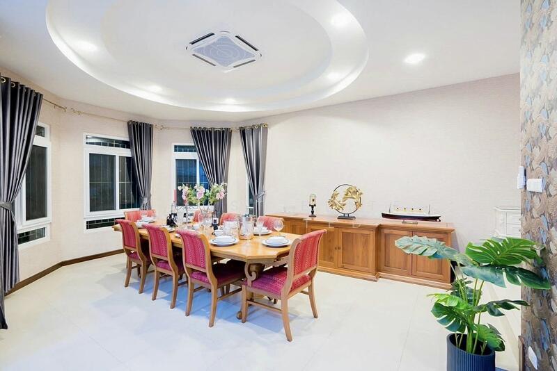 Spacious Pool Villa - Soi Tungklom Talman, Chon Buri (Pattaya), Nong Pru, Bang Lamung (Pattaya), Chon Buri (Pattaya), 5 Bedrooms, 672 sqm, Villa For Rent, by A LIST ELITE SELECTED, 11891428 - DDproperty.com