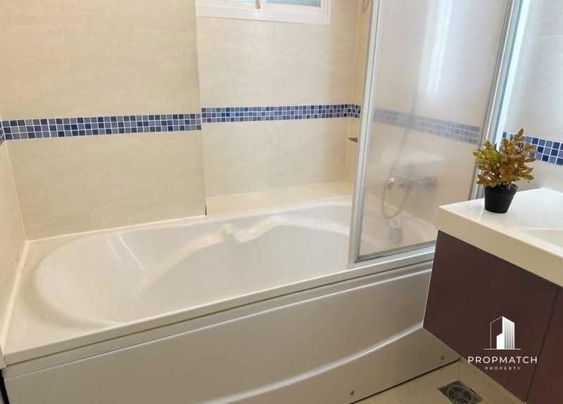 Life @ Sukhumvit 65, Bangkok, Sukhumvit Road, Phra Kanong Nua, Watthana, Bangkok, 1 Bedroom, 42 sqm, Condo For Rent, by PROPMATCH CO., LTD., 11891677 - DDproperty.com