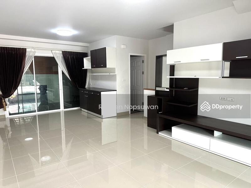 For Sale - sale, 2-storey townhouse, Ban Phru location, Hat Yai (no flooding), 3 bedrooms,, Songkhla