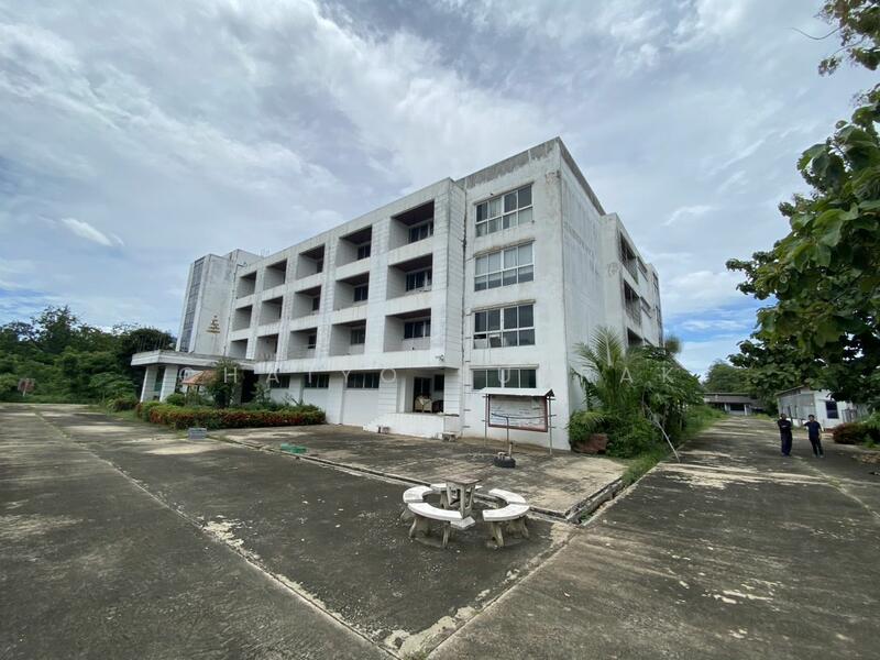 ขาย - ขายโรงงานเซฟทีคัทเก่า ตึกสำนักงาน5 ชั้น ห้องเทสเครื่อง โกดัง บ้านพักผู้บริหาร 9 หลัง พร้อมหอพัก, ชัยนาท