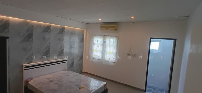 ขาย - ขายทาวโฮมถนนรัตนาธิเบศใกล้วงศ์สว่างบางซื่อเดินมาขึ้นBTSได้, กรุงเทพ