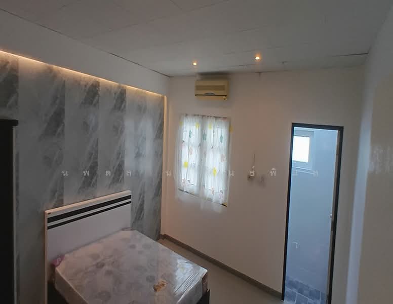 ขาย - ขายทาวโฮมถนนรัตนาธิเบศใกล้วงศ์สว่างบางซื่อเดินมาขึ้นBTSได้, กรุงเทพ