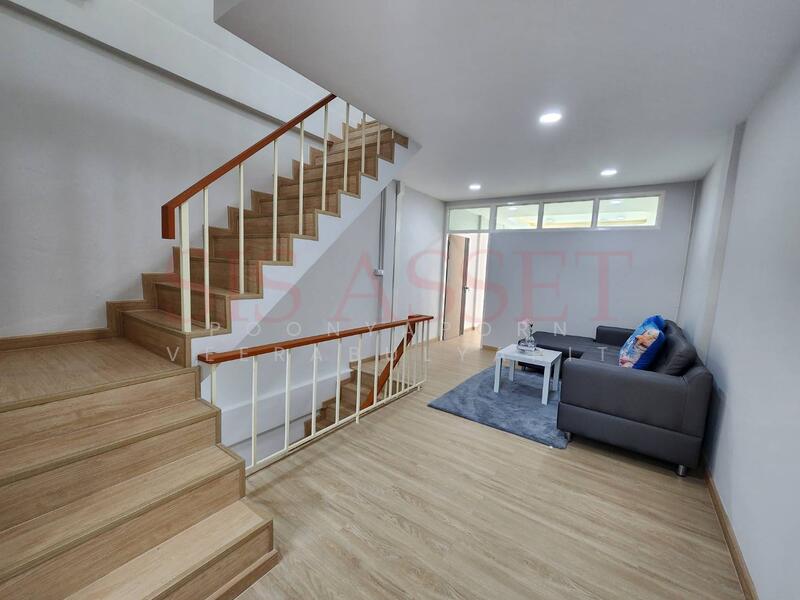 ขาย - ขายทาวน์เฮ้าส์ 4 ชั้น ตกแต่งใหม่ ซอยเจริญนคร 14 (ตรอกตุ๊กตา), กรุงเทพ