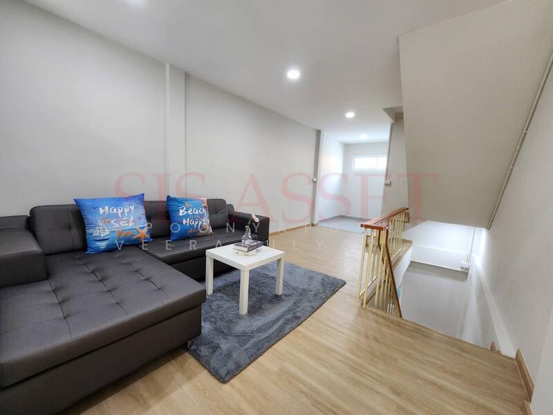 ขาย - ขายทาวน์เฮ้าส์ 4 ชั้น ตกแต่งใหม่ ซอยเจริญนคร 14 (ตรอกตุ๊กตา), กรุงเทพ