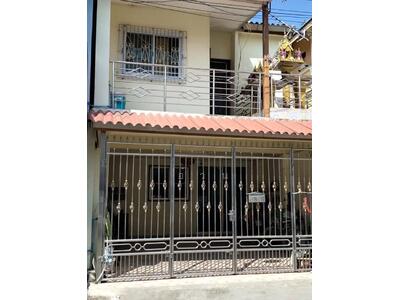 ขาย - ขายพร้อมผู้เช่า! ทาวน์เฮ้าส์ 2 ชั้น หมู่บ้านอมรทรัพย์ ซอยอยู่วิทยา, กรุงเทพ