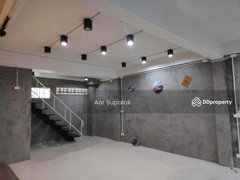 For Rent - 5 Bedrooms Commercial Building for Rent, Bangkok