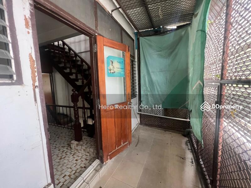 For Rent - For Rent Shophouse Sukhumvit BTS Phrakanong Watthana Bangkok BRE25019, Bangkok