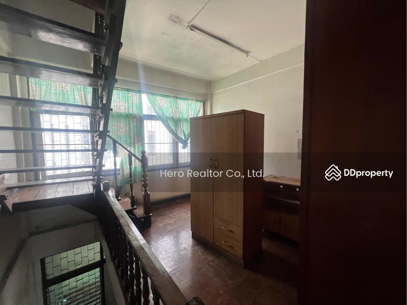 For Rent - For Rent Shophouse Sukhumvit BTS Phrakanong Watthana Bangkok BRE25019, Bangkok