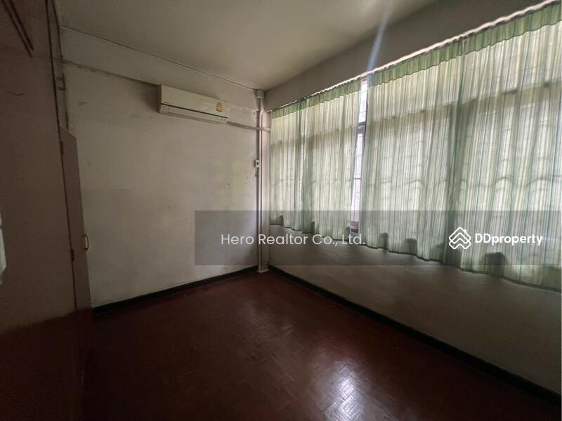 For Rent - For Rent Shophouse Sukhumvit BTS Phrakanong Watthana Bangkok BRE25019, Bangkok
