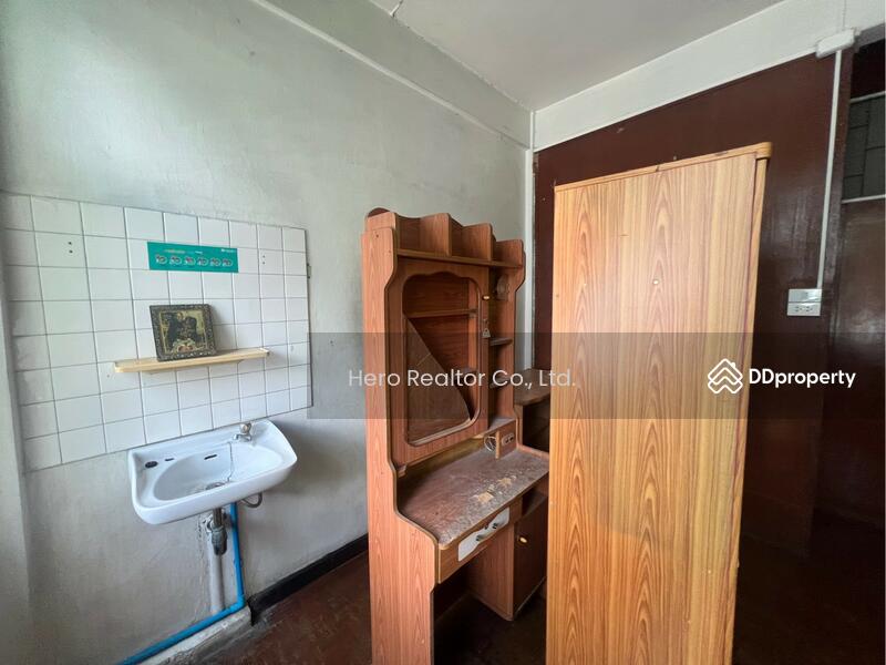 For Rent - For Rent Shophouse Sukhumvit BTS Phrakanong Watthana Bangkok BRE25019, Bangkok
