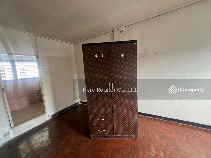 For Rent - For Rent Shophouse Sukhumvit BTS Phrakanong Watthana Bangkok BRE25019, Bangkok