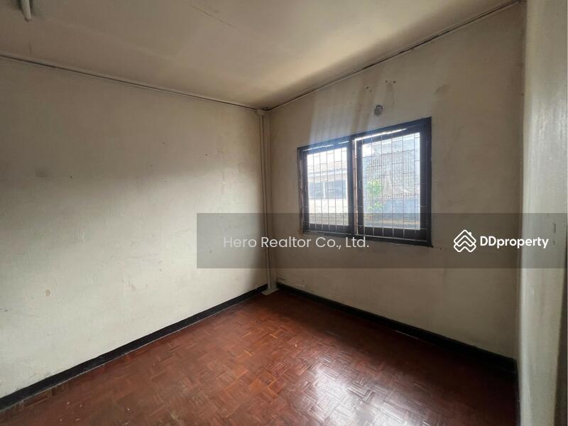 For Rent - For Rent Shophouse Sukhumvit BTS Phrakanong Watthana Bangkok BRE25019, Bangkok