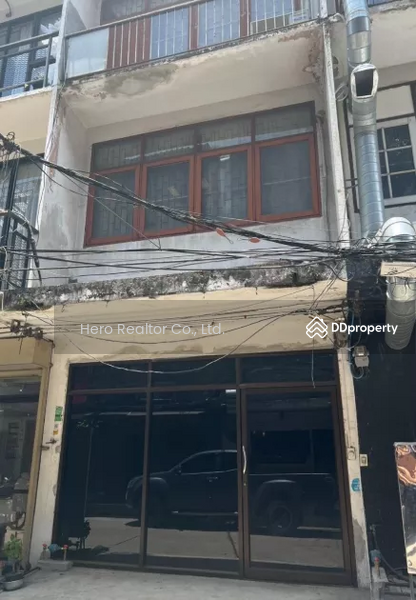 For Rent - For Rent Shophouse Sukhumvit BTS Phrakanong Watthana Bangkok BRE25019, Bangkok