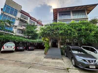 ขาย - ออฟฟิศ 4 ชั้น ศรีวรา ทาวน์อินทาวน์ จอดรถกว่า10คัน, กรุงเทพ