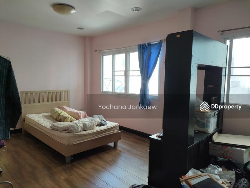 For Sale - 4-Br House near BTS Sanam Pao, Bangkok