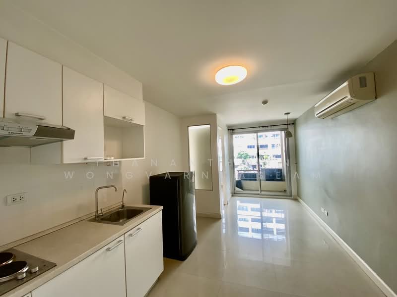 The Clover Thonglor Residence, Bangkok, Soi Sukhumvit 55, Khlong Tan Nua, Watthana, Bangkok, 1 Bedroom, 36 sqm, Condo For Sale, by Thananthorn Wongvarnkaseam, 11896367 - DDproperty.com