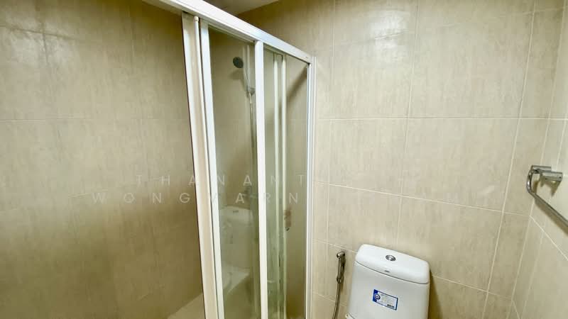 The Clover Thonglor Residence, Bangkok, Soi Sukhumvit 55, Khlong Tan Nua, Watthana, Bangkok, 1 Bedroom, 36 sqm, Condo For Sale, by Thananthorn Wongvarnkaseam, 11896367 - DDproperty.com