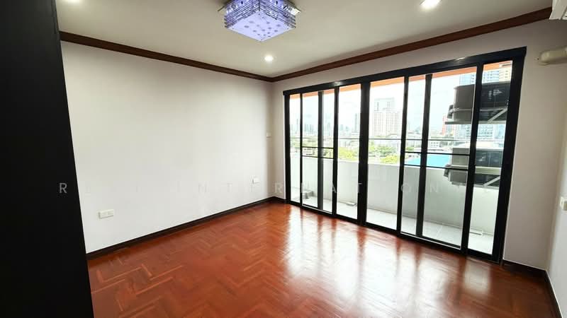 Siphaya River View Condominium : สี่พระยา ริเวอร์วิว คอนโดมิเนียม, กรุงเทพ, 108 ถนน โยธา, ตลาดน้อย, สัมพันธวงศ์, กรุงเทพ, 124 ตร.ม., คอนโด ขาย, โดย RESI International, 11896477 - DDproperty.com