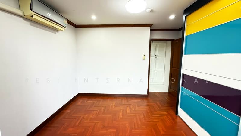 Siphaya River View Condominium, Bangkok, 108 Yotha Road, Talat Noi, Samphanthawong, Bangkok, 3 Bedrooms, 124 sqm, Condo For Sale, by RESI International, 11896477 - DDproperty.com